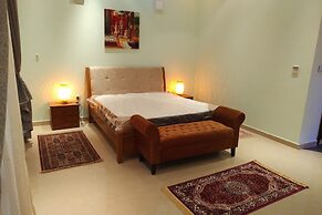 Emirates Hills Lake View Villa