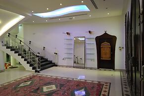 Emirates Hills Lake View Villa