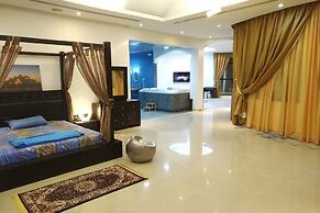Emirates Hills Lake View Villa
