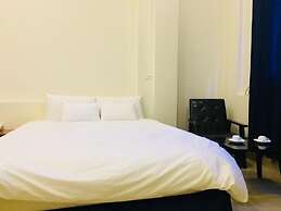Hotel Pure