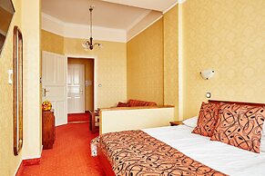 Astoria Hotel