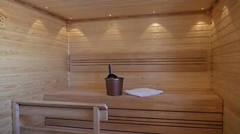 Golden Circle Suites