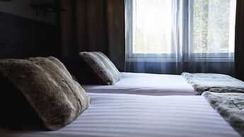 Golden Circle Suites