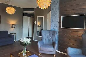 Golden Circle Suites