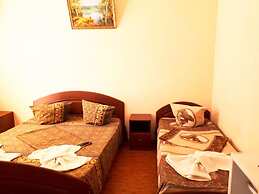 Oganes Guesthouse