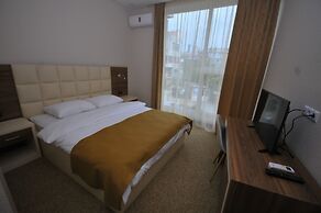 City Hotel
