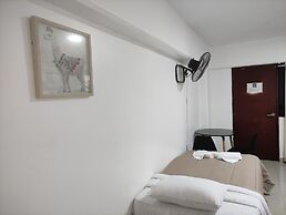 Maxy's Inn Hotel & Suite