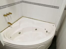 Maxy's Inn Hotel & Suite