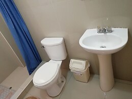 Maxy's Inn Hotel & Suite