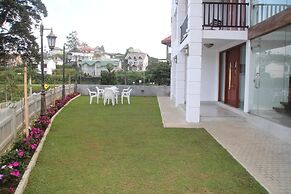 Royal Lake Hotel