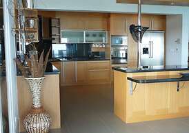 5 Bedroom Seaview Villa Tongson Bay