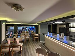 Artan Hotel