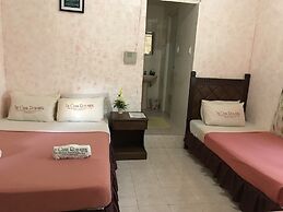 La Casa Roa Hostel