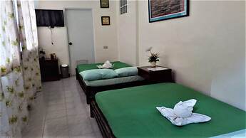 La Casa Roa Hostel