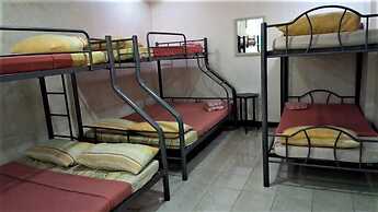 La Casa Roa Hostel