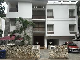 Avenue 11 Boutique Residences