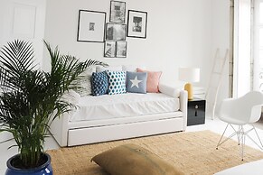 Mo House