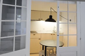 Mo House