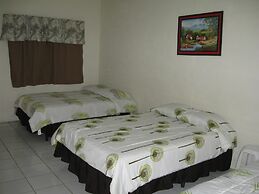 Hotel Raices
