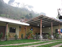 Hotel Raices