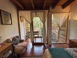 Encino House Hotel Boutique