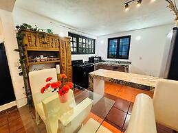 Encino House Hotel Boutique