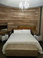 Chen He Spa Motel