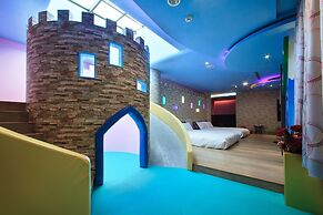 Chen He Spa Motel