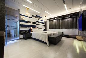 Chen He Spa Motel