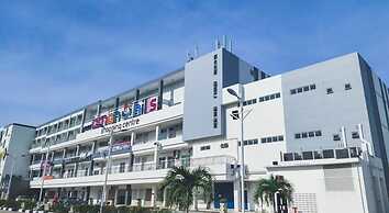Aman Hills Hotel
