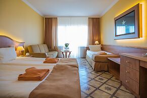 Hotel Polaris