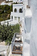 Living Theros Luxury Suites