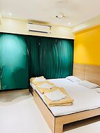 Hotel Madni Royale