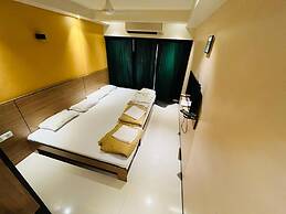 Hotel Madni Royale