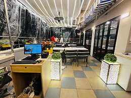Hotel Madni Royale