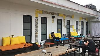 Yakety Yak Hostel