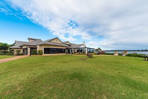 Harrington River Lodge