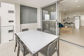 Aquarius Kawana