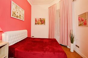 LUXKV Apartment on Gnezdnikovskiy