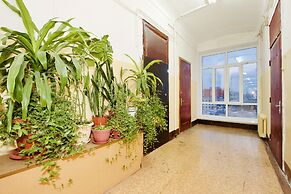LUXKV Apartment on Gnezdnikovskiy