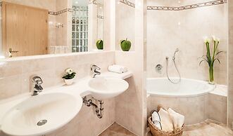 Hotel Tyrol