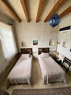 Seki Cave Hotel