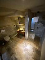 Seki Cave Hotel