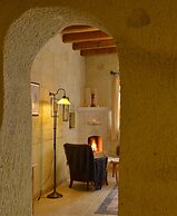 Seki Cave Hotel