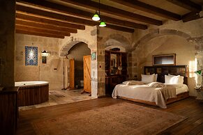 Seki Cave Hotel