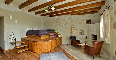 Seki Cave Hotel