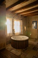 Seki Cave Hotel