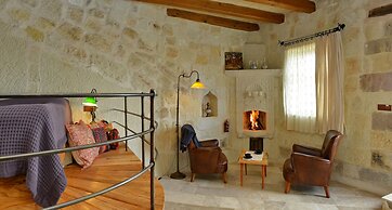 Seki Cave Hotel
