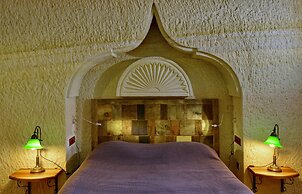 Seki Cave Hotel