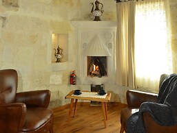 Seki Cave Hotel